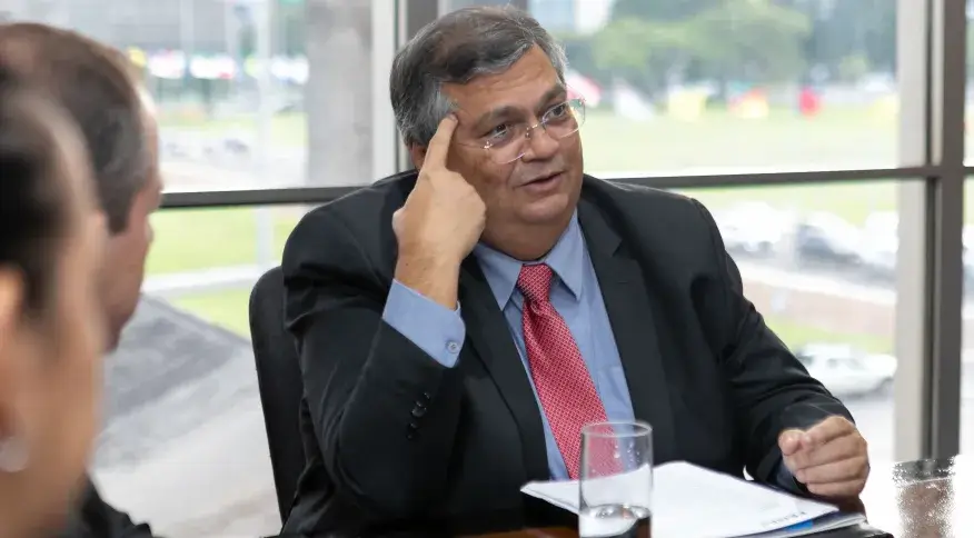 Polícia indicia homem que xingou ministro da Justiça em prédio de Brasília