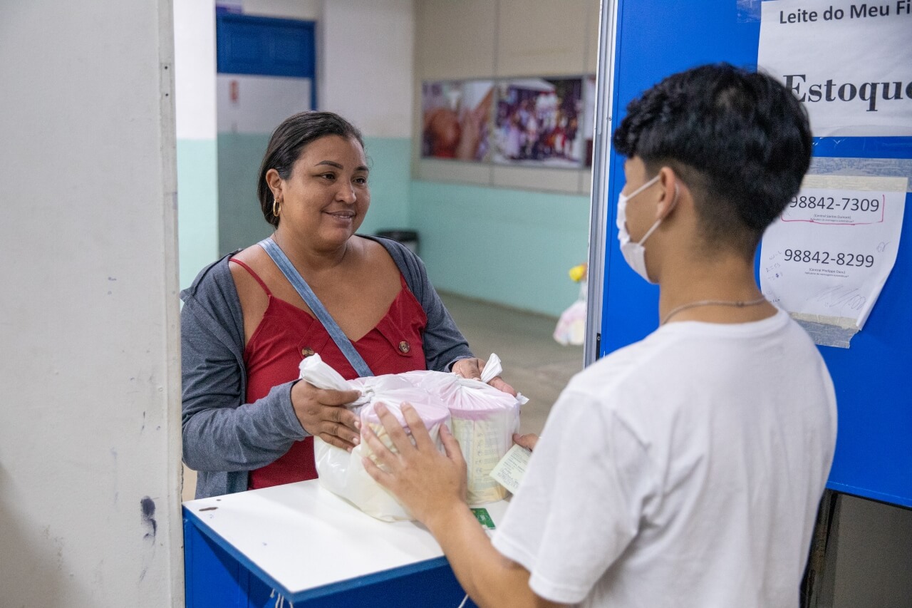 Prefeitura de Manaus já distribuiu mais de 21 mil itens do ‘Leite do Meu Filho’ para crianças de 1 e 2 anos