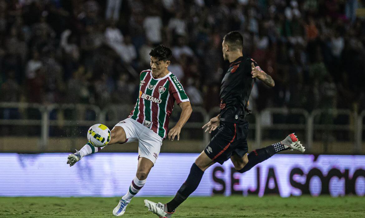 Brasileiro: Fluminense e Athletico medem forças no Maracanã