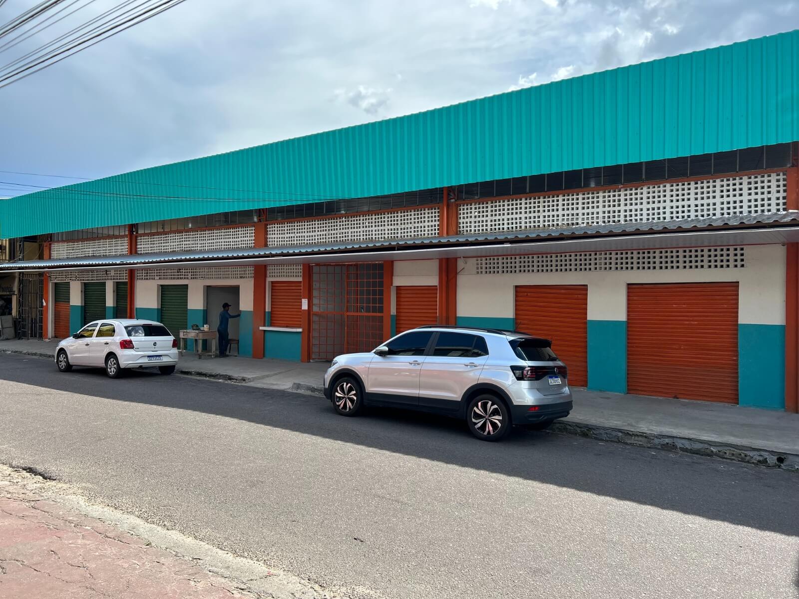 Prefeitura de Manaus trabalha na finalização das obras da feira municipal do bairro da Paz