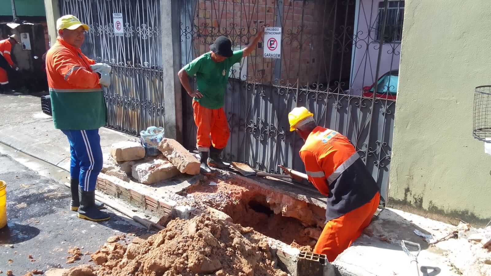 Prefeitura de Manaus identifica tubulação rompida e realiza trabalho emergencial no Alvorada