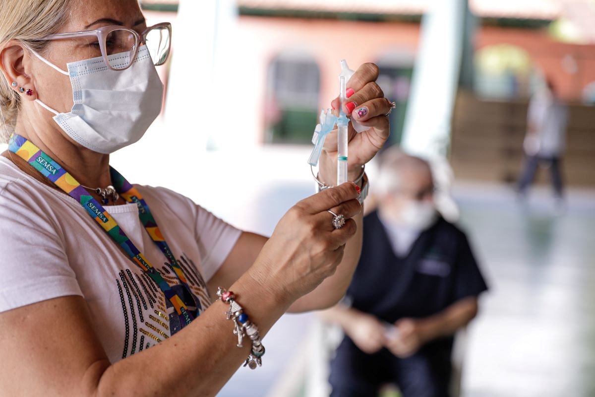 Mais de 70 pontos de vacinação contra a Covid-19 estão disponíveis em Manaus nesta semana