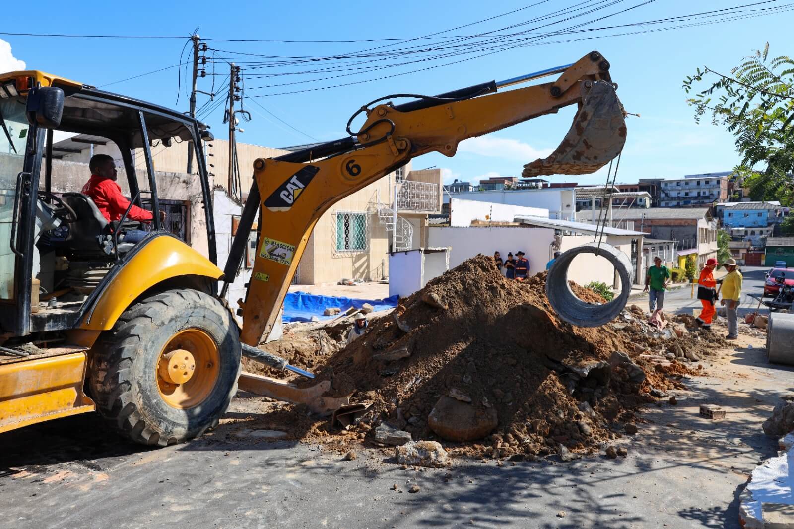 Prefeitura implanta drenagem em rua do Japiim e moradores veem apelo de 15 anos ser atendido