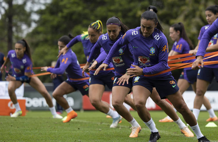 Copa do Mundo tem desafio de ampliar visibilidade do futebol feminino