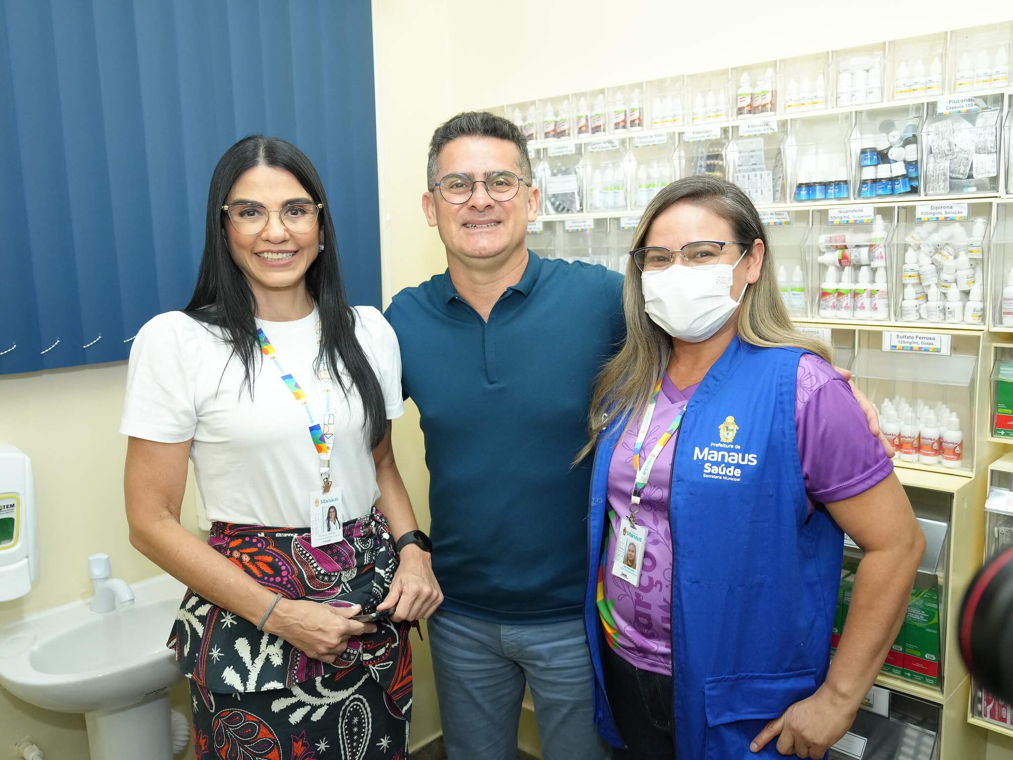 Prefeito entrega unidades de saúde na zona Leste e destaca farmácia gratuita abastecida à população
